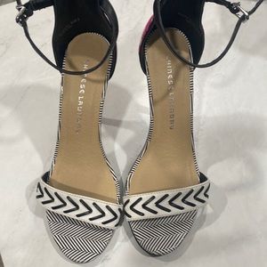 Chinese Laundry multi colored heels. Size 8